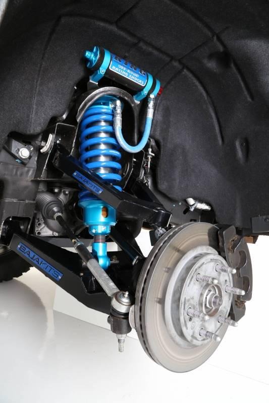 Giảm xóc xe đua phải chịu đồng thời nhiệt, lực va đập và rung lắc cực lớn.