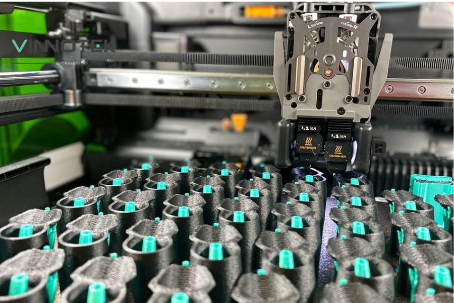 3D Printing Farm giúp JLC nâng cao năng suất và mở rộng năng lực sản xuất.