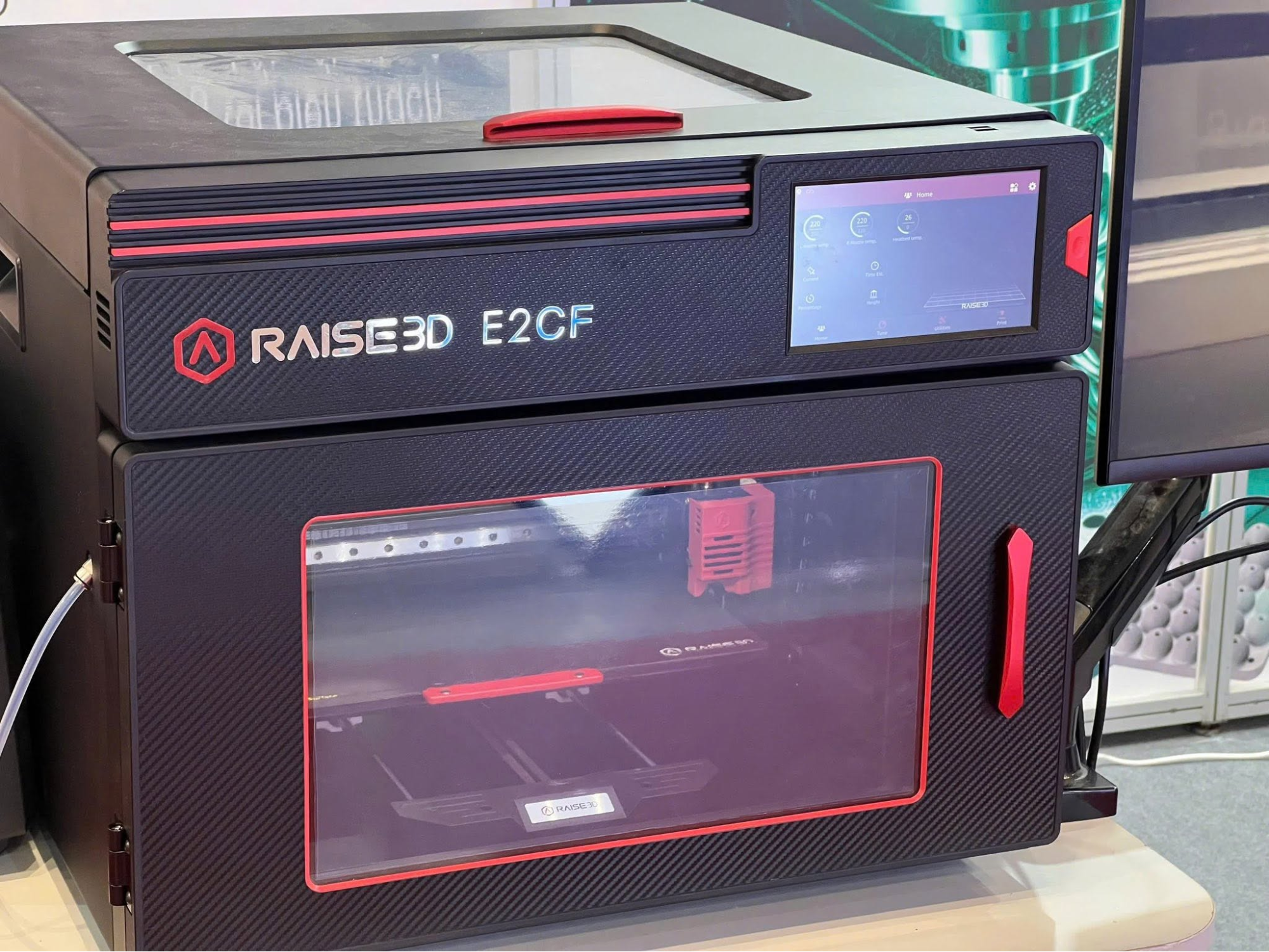 In 3D trực tiếp với máy Raise3D tại booth Vinnotek.